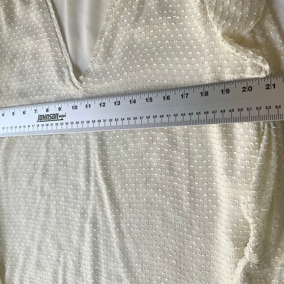 A New Day Women’s Long Sleeve V-neck Blouse size L, Glossy Cream - Picture 3 of 9